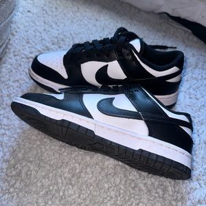 nike dunk low black and white